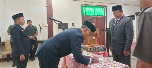 Pelantikan pejabat Disdukcapil Inhu, Wabup minta layanan kependudukan lebih cepat (foto/ist)