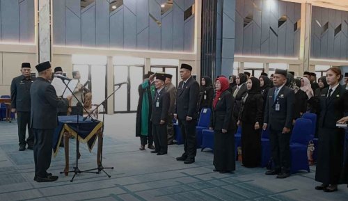 Wawako Pekanbaru, Markarius Anwar melantik 42 ASN (foto/RA)