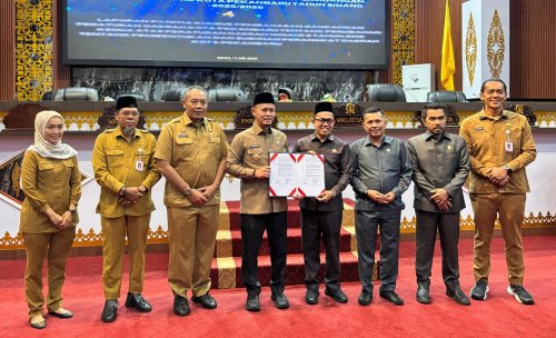 DPRD Pekanbaru sahkan Penambahan 2 OPD Pemko Pekanbaru.(foto: mimi/halloriau.com)