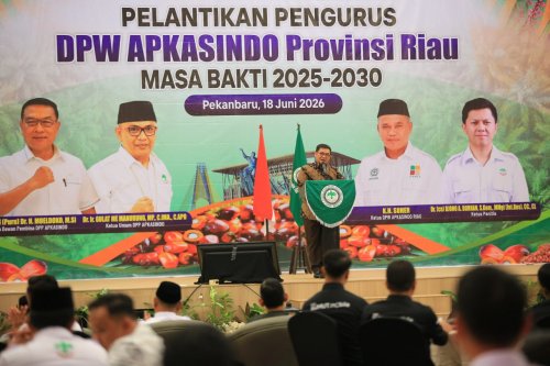 Sekda Riau, Syahrial Abdi sebut Apkasindo berperan strategis dalam pembangunan sawit berkelanjutan (foto/int)