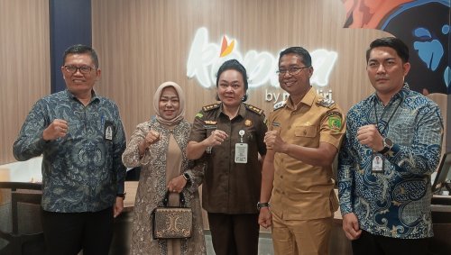 Wabup Rohil, Jhoni Charles meresmikan KCP Bank Mandiri Bagansiapiapi.(foto: afrizal/halloriau.com)