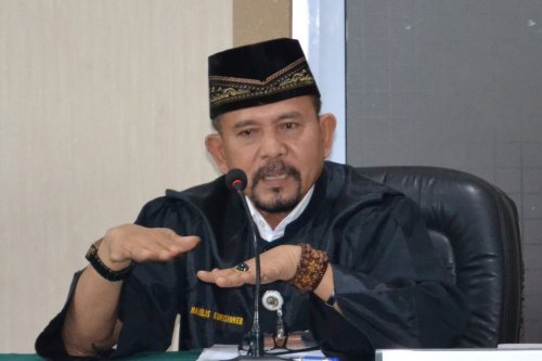 Komisioner KI Riau, H Zufra Irwan SE MM CMEd.(foto: int)