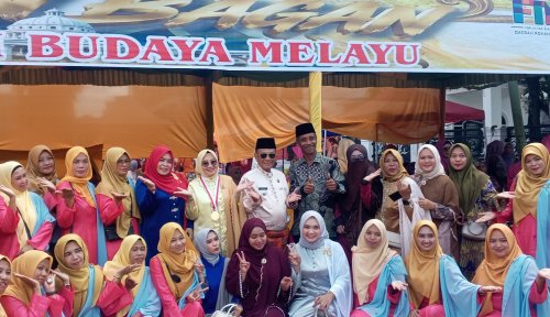 Rohil pecahkan rekor dunia Tari Sapin Bagan, 7.750 penari perempuan catat sejarah (foto/afrizal)