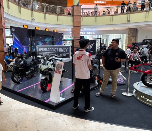 Public Exhibition New Vario EVO 160 Capella Honda.