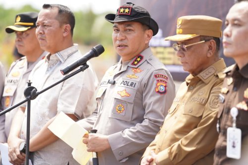 Bupati Rohil, H Bistamam bersama Kapolda Riau.(foto: afrizal/halloriau.com)