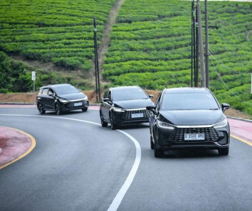 BYD Indonesia membuktikan ketangguhan teknologi Plug-in Hybrid Electric Vehicle (PHEV) melalui ajang Media Experience BYD DM Technology Challenge yang digelar di rute menantang Bandung—Subang beberapa waktu lalu.