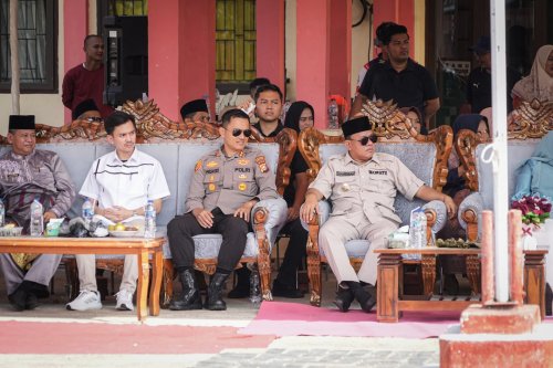 Bupati Kuansing, Suhardiman Amby saat hadiri pembukaan Pacu Jalur dan MTQ Riau 2026.(foto: ultra/halloriau.com)