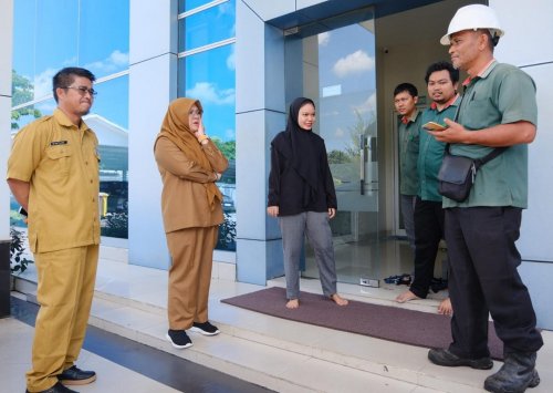Bupati Siak, Afni Zulkifli ultimatum PKS terkait harga TBS sawit petani yang anjlok.(foto: mcr)