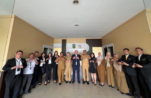 Manajemen ARYADUTA Pekanbaru sambangi Dispar Riau.(foto: meri/halloriau.com)