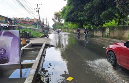 DPRD Pekanbaru kritik fungsi drainase yang tidak berjalan optimal (foto/Mimi)