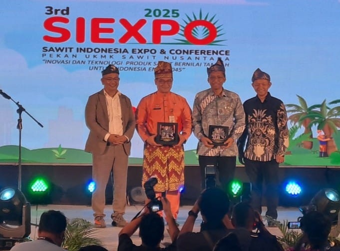 Pameran terbesar industri sawit nasional SIEXPO 2025 resmi dibuka di Pekanbaru. (foto/riki)