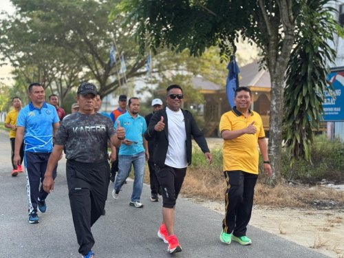 Jalan santai peringati HUT Bhayangkara ke-80 tahun 2026 di Pelalawan (foto/Andy)