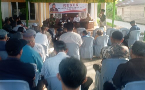 Syafrudin Iput serap aspirasi warga Rohil.(foto: afrizal/halloriau.com)
